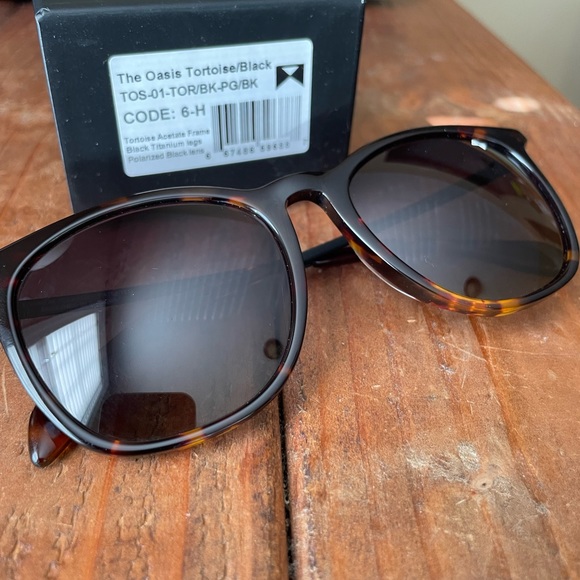 William Painter Oasis Sunglasses - Picture 1 of 4